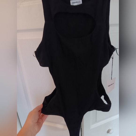 Superdown Black Cut Out Bodysuit. Size M. NWT! - Picture 10 of 12